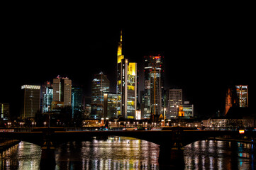 Obraz premium Frankfurt am Main, Germany - December 21, 2024: Night view of the city center.