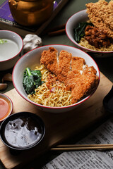 noodle with chicken and vegetables