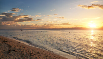 Obraz premium Beautiful sunset on a beach, Cebu Island, Philippines.