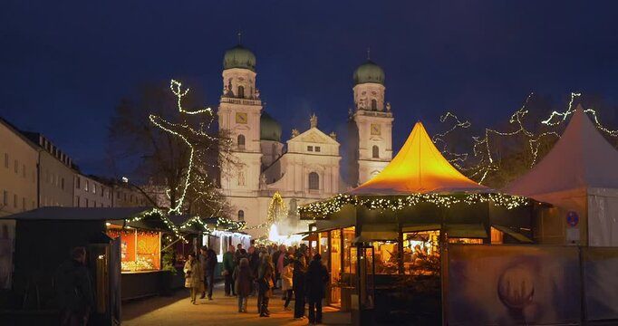 Christkindlmarkt am Dom, Weihnachtsmarkt, Passau, Bayern, Deutschland
