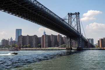 Fototapeta premium Williamsburg bridge new york manhattan view from East river
