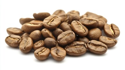 Obraz premium Raw Arabica coffee beans in a natural pile showcasing their rich, brown color and distinct textures for coffee-related visuals.
