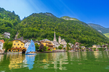 Fototapeta premium The village of Hallstatt and the district of Gmunden and Oberösterreich, Austria