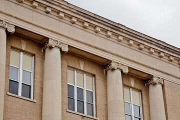 Obraz premium Classical Government Building with Columns and Windows 0028