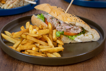 Tuna sandwich