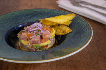 Comida colombiana, tartar de atún