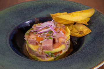Comida colombiana, tartar de atún