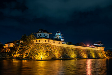 ライトアップされた今治城