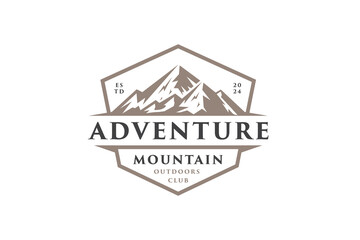 Obraz premium Vintage Logo of Mountain rocks with badge emblem graphic. ravine as symbol of nature exploration clubs vector logo illustration