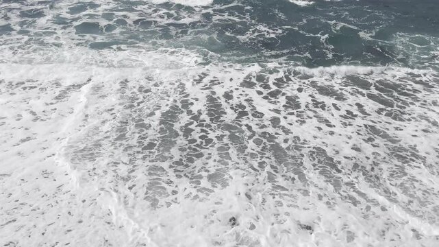 厳冬の福井・荒れる日本海の荒波