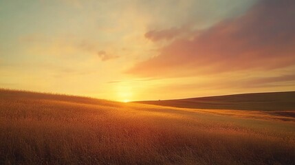 Obraz premium Serene Sunset Over Golden Fields in Peaceful Countryside Landscape
