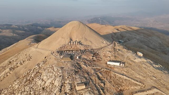 Ancient statues found on Mount Nemrut