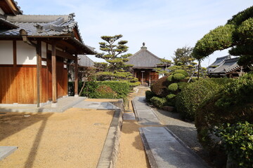 A Japanese temple : the scene of a subordinate one in the precincts of Kumeda-dera Temple in Kishiwada City in Osaka Prefecture　