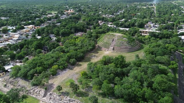 Aerial establishing view of the Pyramid Kinich Kak Moo in Izamal, Yucat&aacute;n, Mexico, highlighting its historical importance