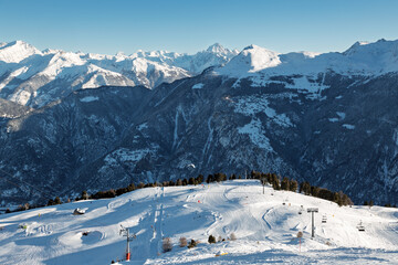 Pistes de ski de la station suisse de Vercorin, dans les Alpes valaisannes