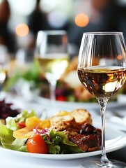 Naklejka premium Crisp White Wine with Fresh Gourmet Salad in a Sophisticated Dining Atmosphere : Generative AI