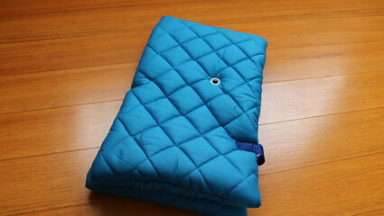 地震用防災頭巾学生用青