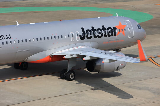 Jetstar Japan (JJP,GK) Airbus A320 airliner　RJFF FUK Fukuoka Airport