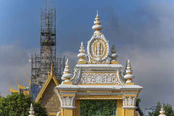 Naklejka premium details on the main entrance porch in the Royal Palace Phnom Penh, Cambodia