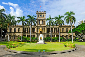 Hawaii Supreme Court Building with Statue of King Kamehameha father pof the kingdom of Hawaii , ,and State Judicial Building Aliiolani Hale Honolulu Hawaii Oahu Pacific Island