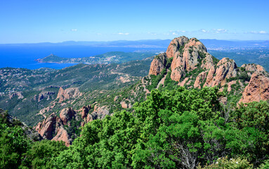 Panorama pic du cap Roux