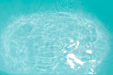 Fototapeta premium The blue water reflects light on the surface.