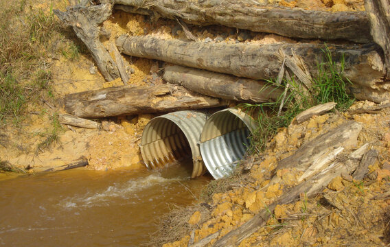 Water Management in oil palm plantations