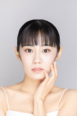 女性　スキンケアイメージ