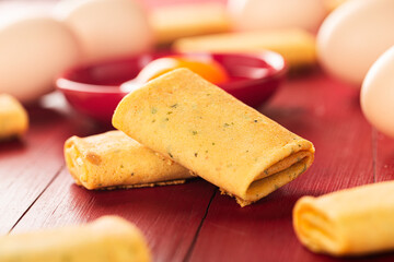Egg roll ，A Chinese snack: Chicken rolls biscuits