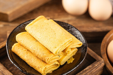 Egg roll ，A Chinese snack: Chicken rolls biscuits