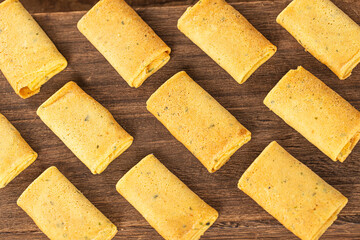 Egg roll ，A Chinese snack: Chicken rolls biscuits