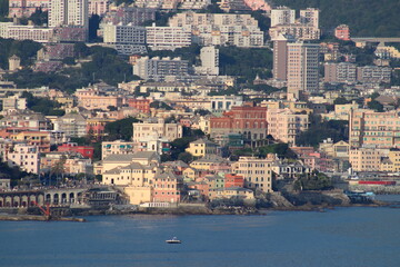 panorama sur le port et la ville de Gênes en Italie