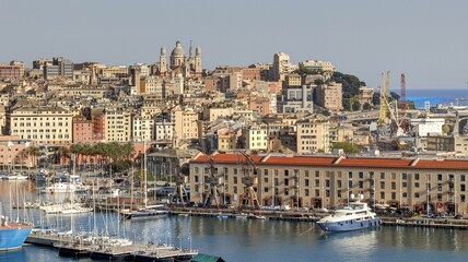 panorama sur le port et la ville de Gênes en Italie