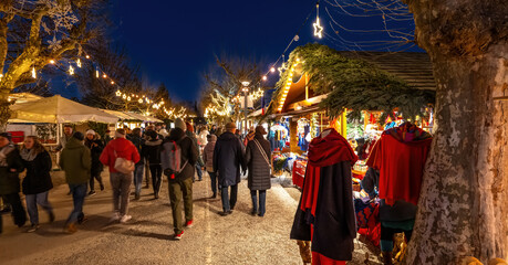 Konstanz am Bodensee, Weihnachtsmarkt (Christkindlesmarkt) am Hafen (Stadtgarten)