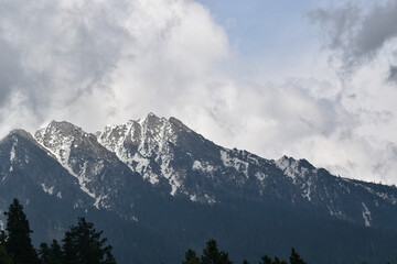Obraz premium clouds over the mountains