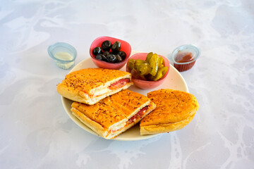 Turkish karisik atom kare  tost ( kasarli bazlama tost) . Sucuklu, Kasarli,  cheddarli, kavurmali...