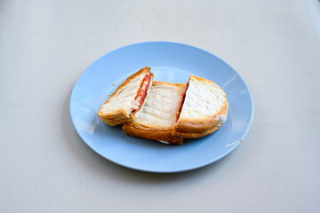 Turkish karisik atom kare  tost ( kasarli bazlama tost) . Sucuklu, Kasarli,  cheddarli, kavurmali...