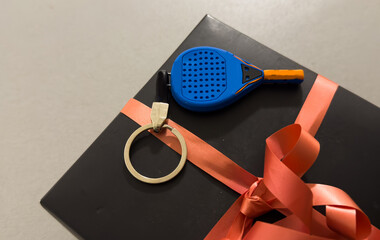 Keychain tennis and keys in gift box 