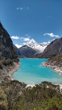 laguna paron no parque nacional huascar&aacute;n, peru 