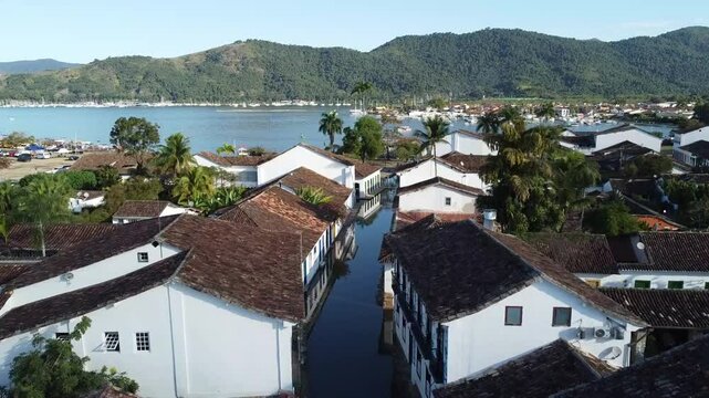 Rua alagada de paraty