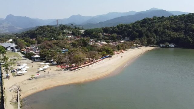 Praia central de paraty