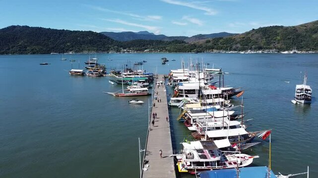 Passeios de barco em paraty