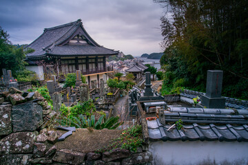The path of fusion with Christian church and Buddhist temples, the unique cultural view in Hirado,...