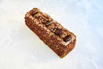 Close-up of homemade mug cakes with protein topping. Tek kisilik, adet yas pasta. Red velvet, Profiterol, meyveli, krokanli, cikolatali yas pasta. Dogum gunu pastasi.