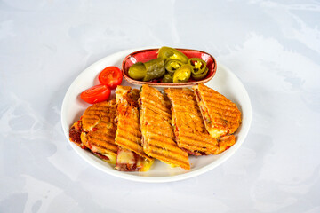 Turkish karisik atom kare  tost ( kasarli bazlama tost) . Sucuklu, Kasarli,  cheddarli, kavurmali...