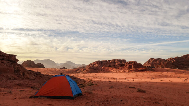 Camping in Wadi Rum's breathtaking landscape