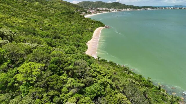 Cardoso Beach, Costeira de Zimbros Trail - Parque Natural Municipal Costeira de Zimbros - Bombinhas, Santa Catarina, Brazil