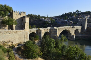 Ponte para a cidade de Toledo na Espanha