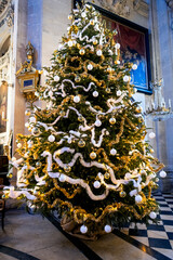 intérieur d'une église de la ville de Paris en France