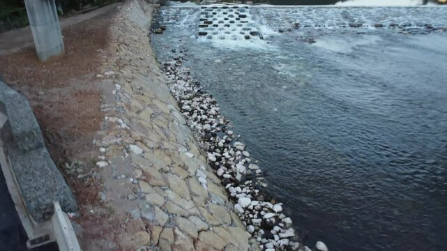 pequena barragem rio mondego